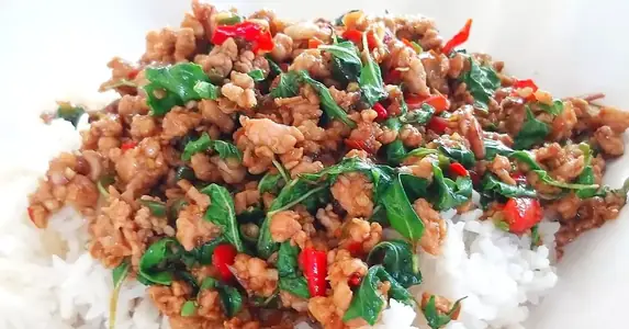 ข้าวราดผัดกะเพรา
